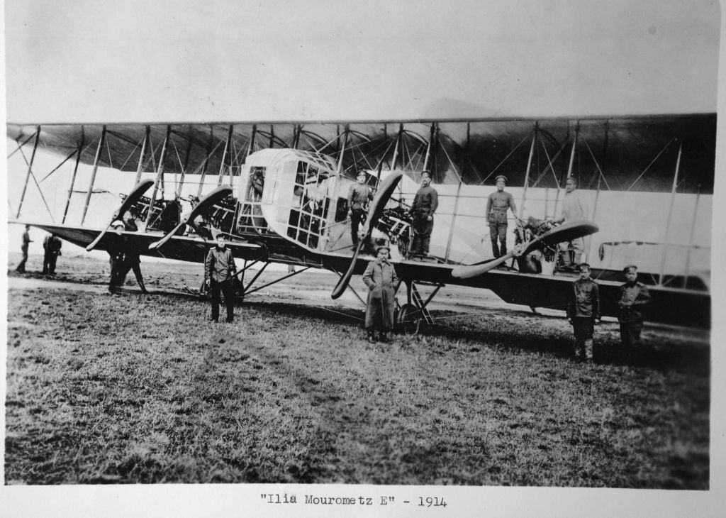 Sikorsky_Ilia_Muromets_S_27_type_E_Yeh_2_5959302372_grayscale,_contrast.jpg