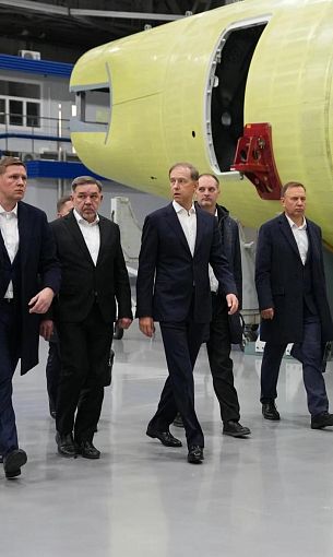 Денис Мантуров посетил Иркутский авиационный завод