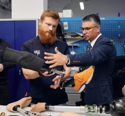 Профессии Ростеха: техник-протезист