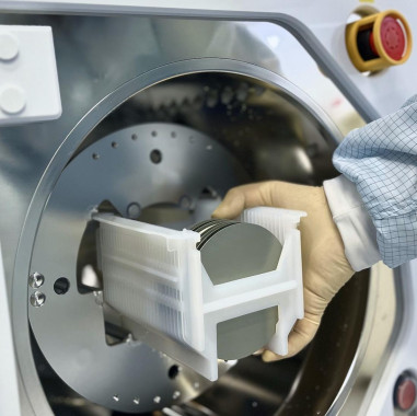 Ростех поставил в 2025 году свыше 30 тысяч германиевых пластин для панелей солнечных батарей спутников