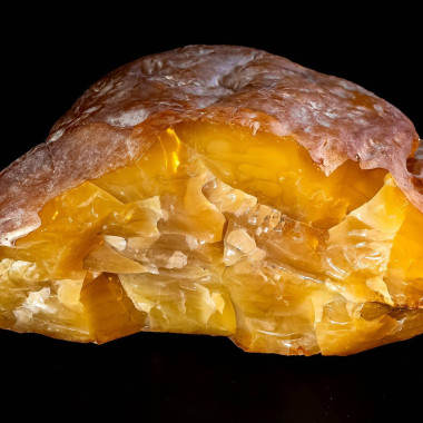 Янтарный комбинат Ростеха добыл самый крупный самородок за последние четыре года