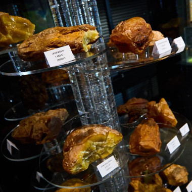 Янтарный комбинат Ростеха покажет уникальные самородки