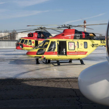 Санавиация Ростеха помогла экстренно эвакуировать моряка с травмой руки с судна на Камчатке