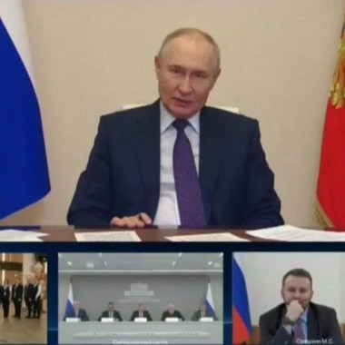 Владимир Путин запустил первый беспилотный КАМАЗ по трассе М-12