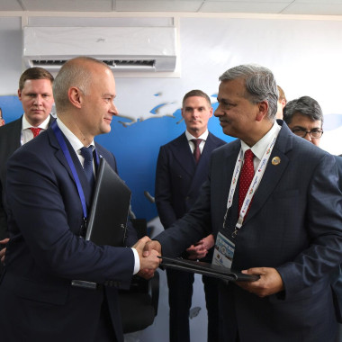 ОАК и HAL подписали договор о совместной деятельности по производству SJ-100 в Индии