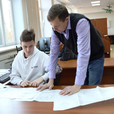 Первокурсники «Крыльев Ростеха» приступили к решению производственных задач в ОДК-УМПО