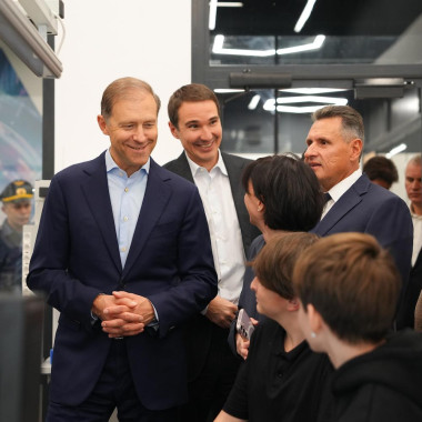 Визит Дениса Мантурова в инновационный технопарк «Исток — РТУ МИРЭА» во Фрязино