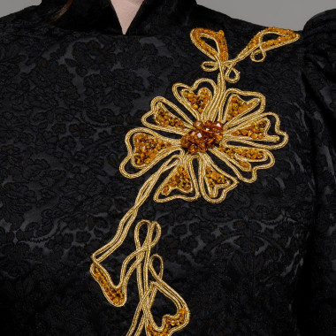 Янтарный комбинат вывел одежду с янтарем на международный рынок