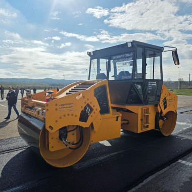 Ростех впервые показал высокоавтоматизированную технику для строительства дорог