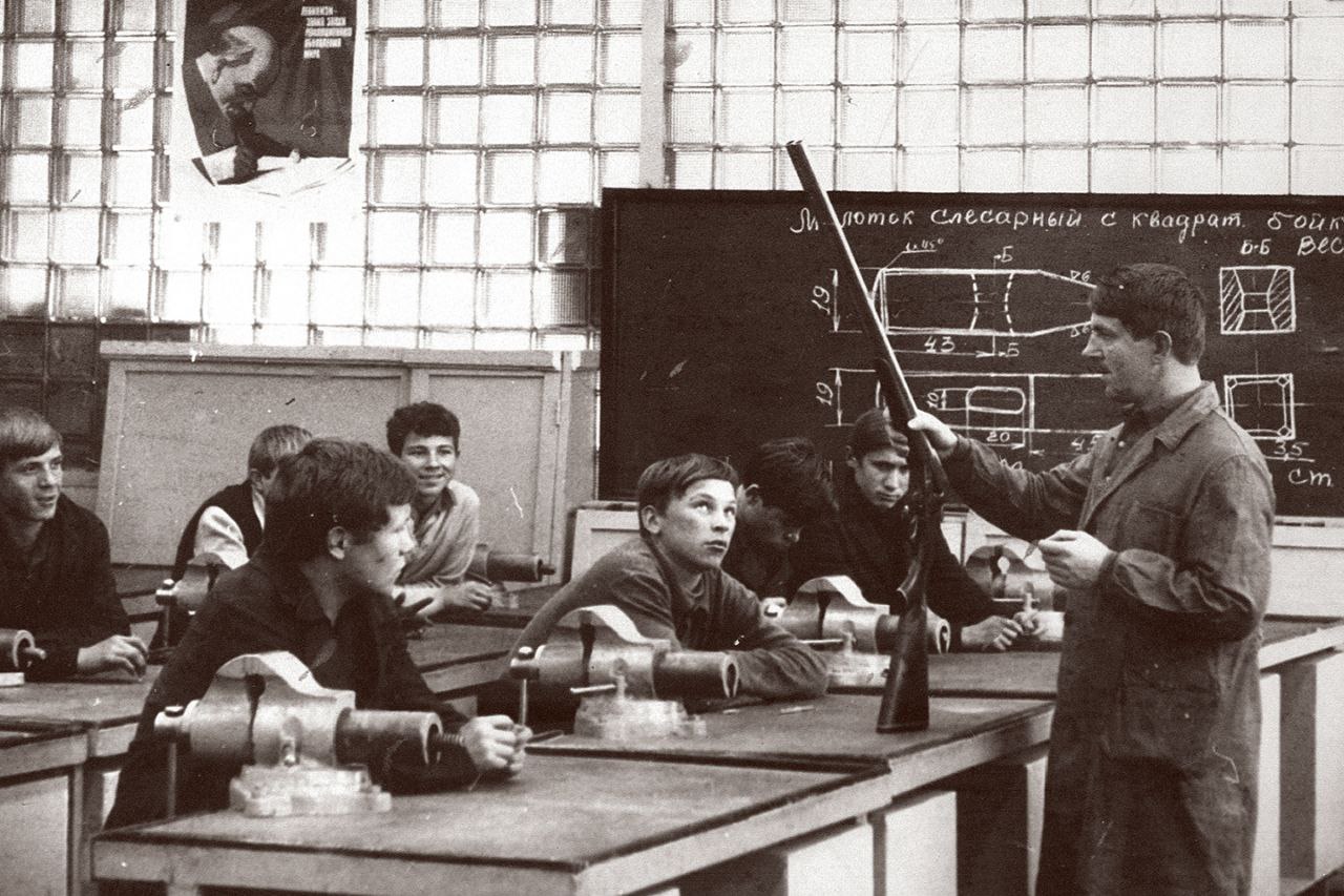 Школе ружейного мастерства Ижевского механического завода исполнилось 70 лет