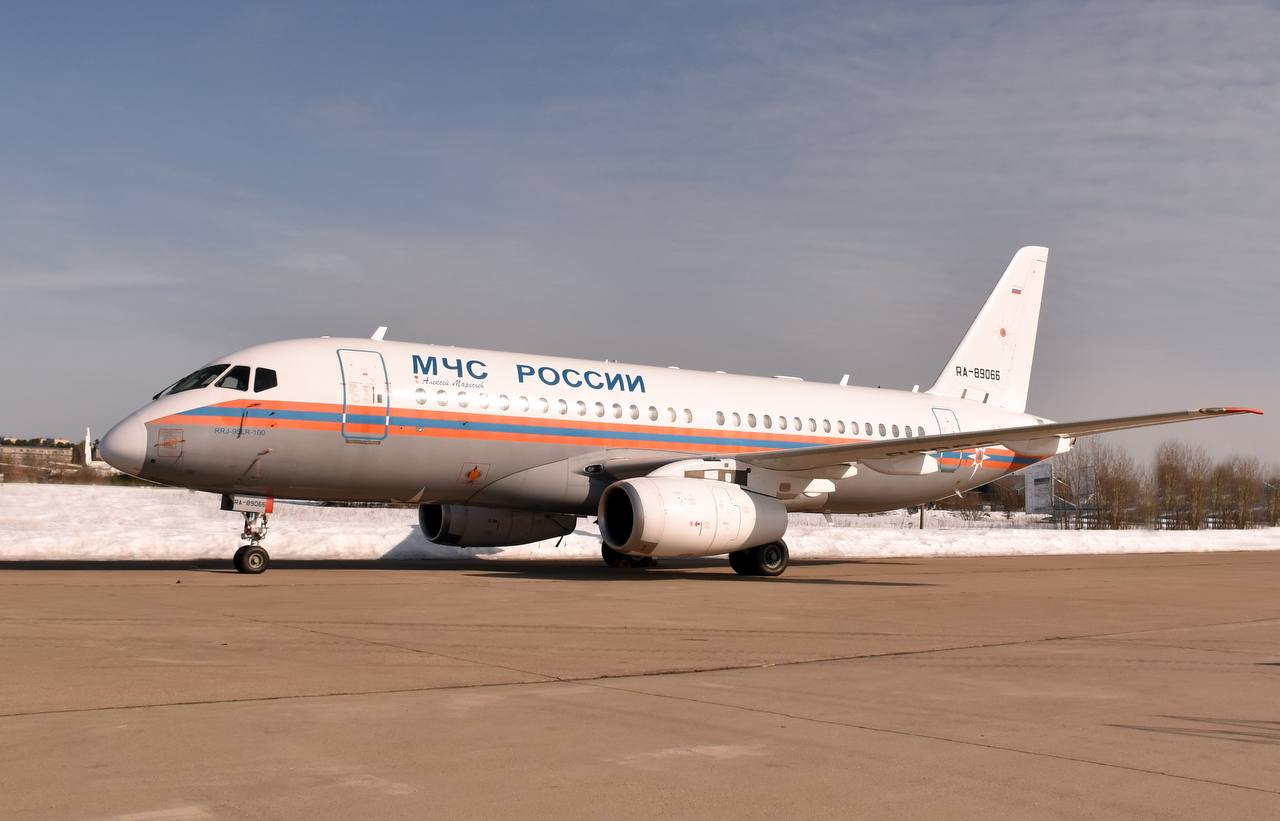Специалисты ОАК восстановили самолет SSJ-100 из авиапарка МЧС России
