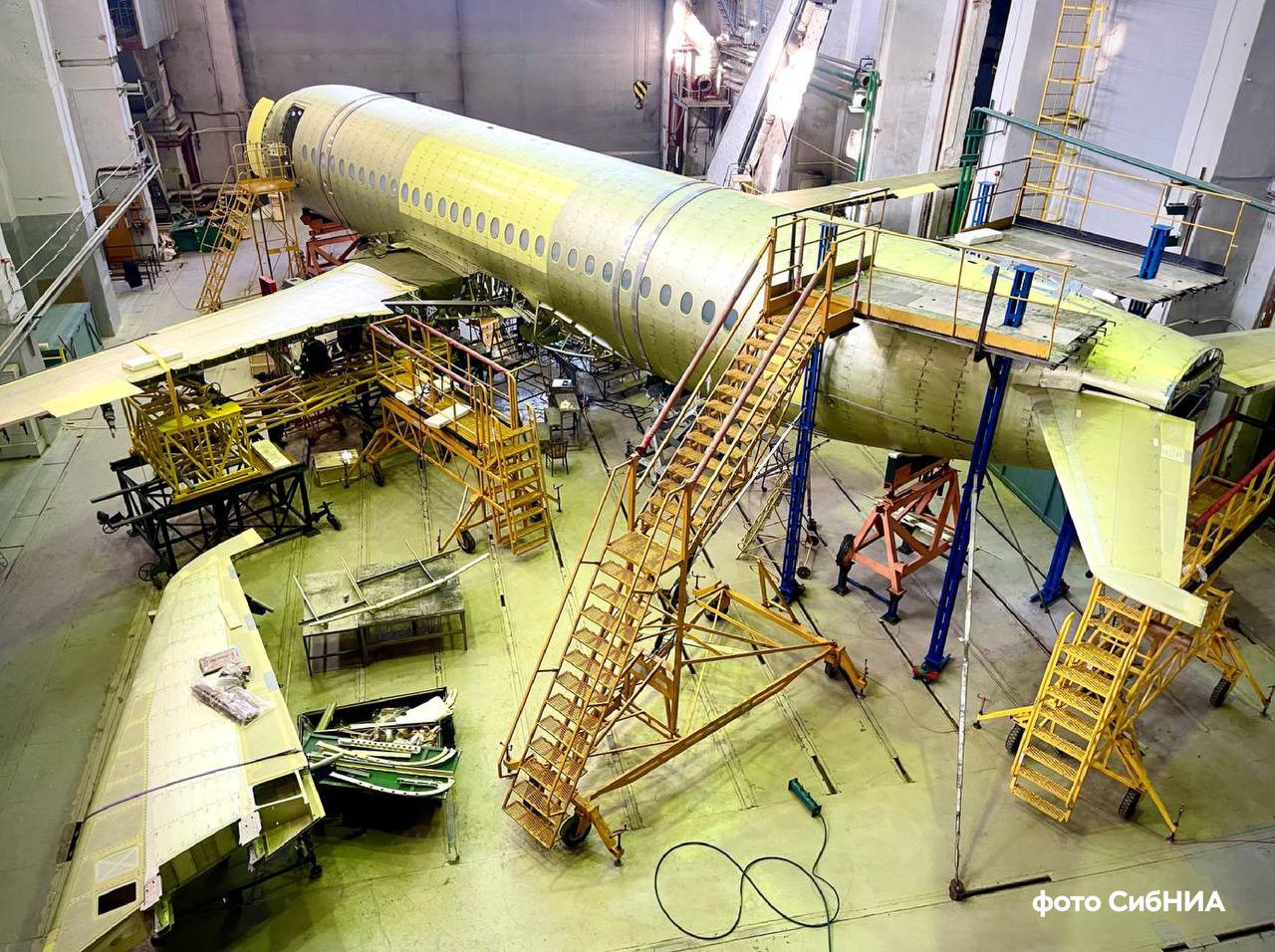 Росавиация одобрила изменения в планере российского SJ-100