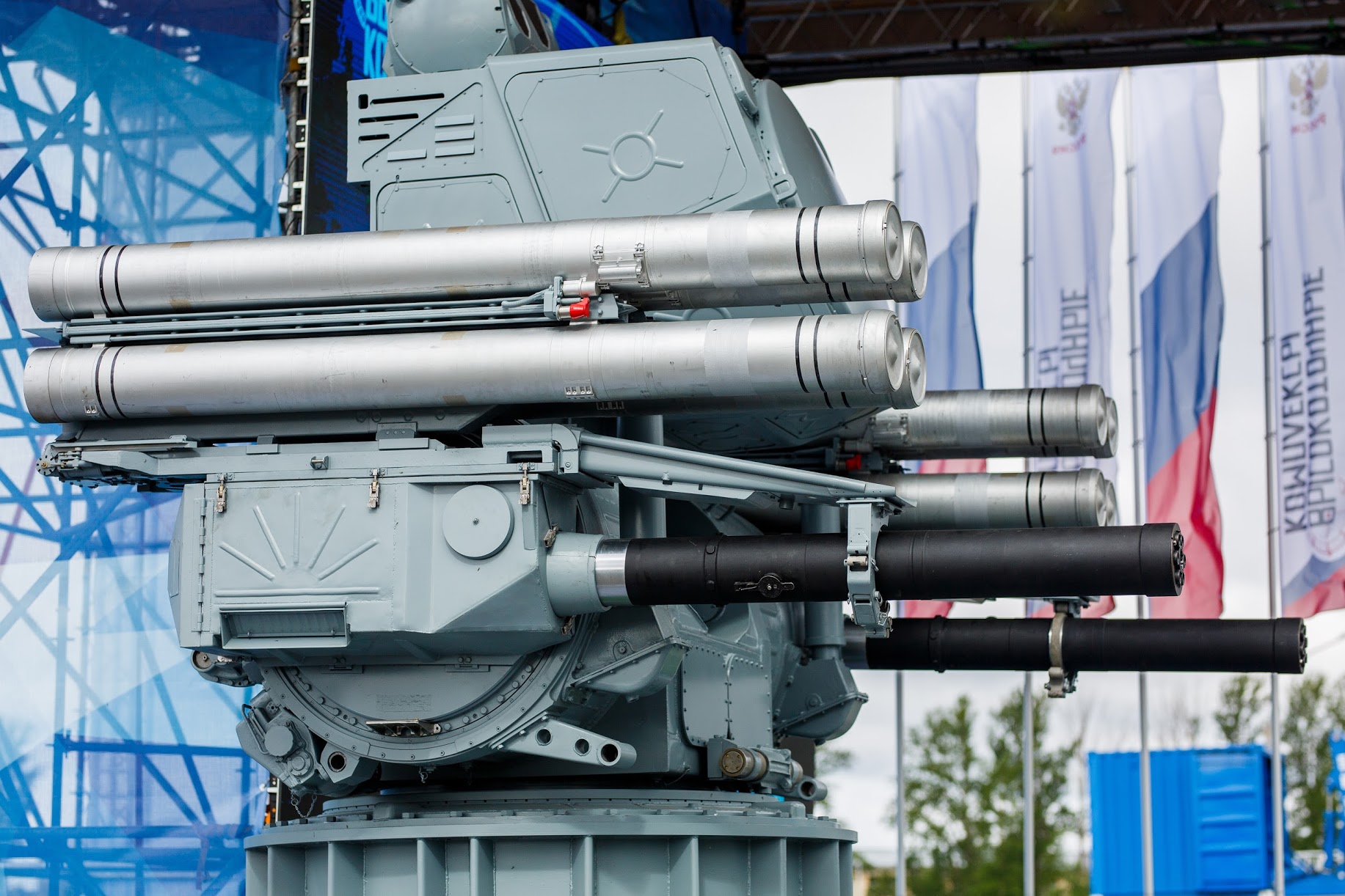 Ростех покажет новые образцы военной техники на выставке вооружений IDEX-2019