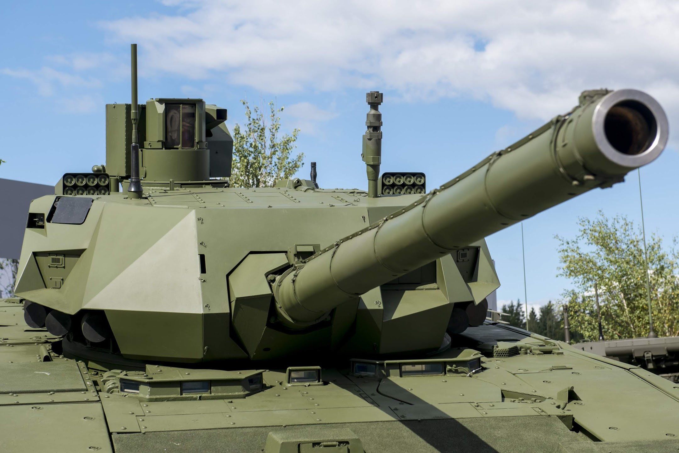 Уралвагонзавод впервые покажет за рубежом танк Т-14 
