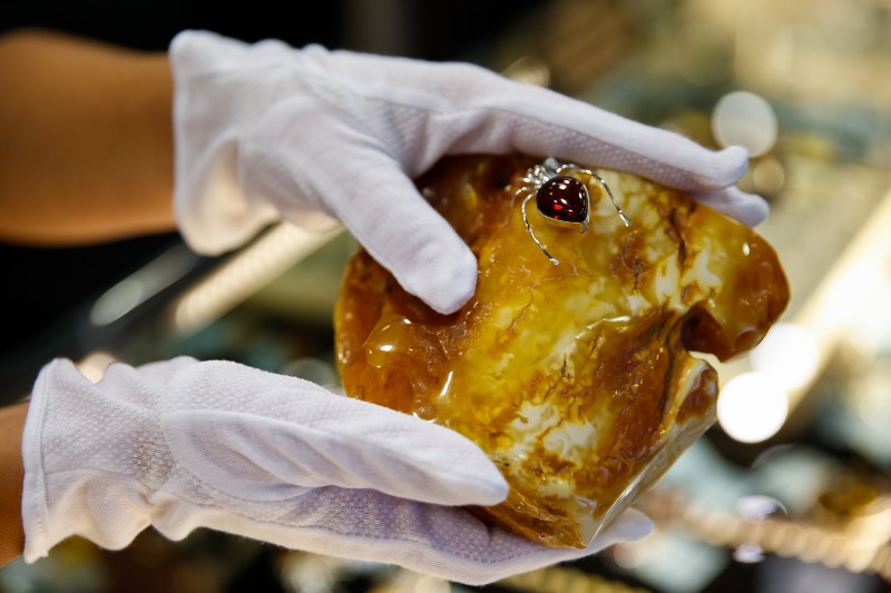 Калининградскому янтарному комбинату – 75 лет