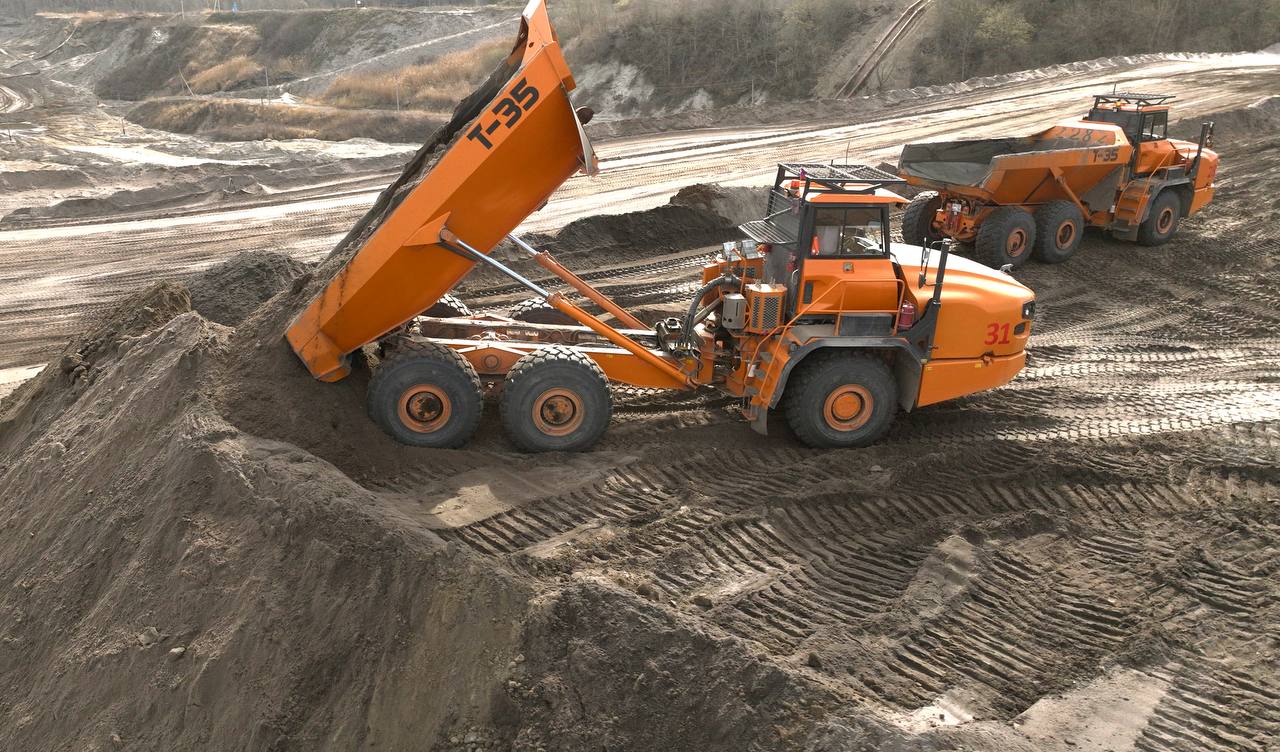 Янтарный комбинат повысил производительность работ в Приморском карьере