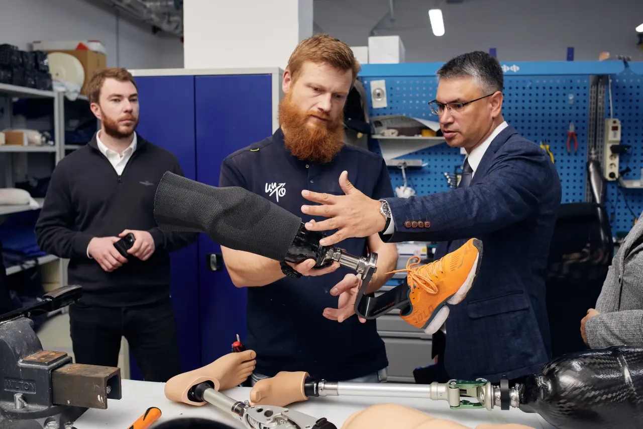 Профессии Ростеха: техник-протезист