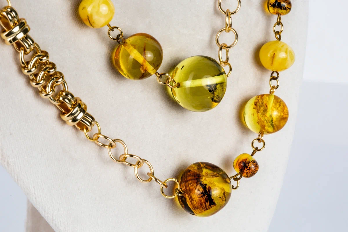 Янтарный комбинат Ростеха выпустил украшение-трансформер из солнечного камня