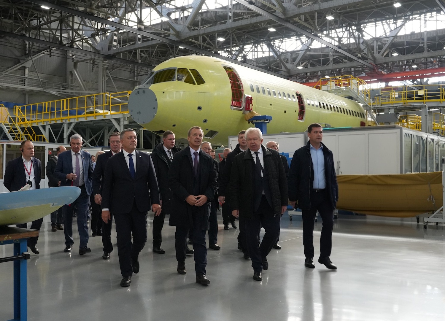 Российские сенаторы ознакомились с производством МС-21 в Иркутске