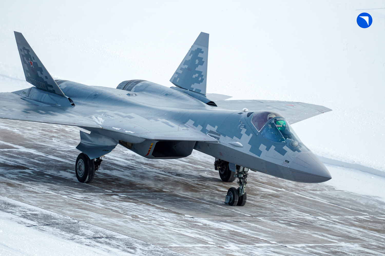 ОАК передала Минобороны России партию самолетов Су-57 с обновленным комплексом вооружения