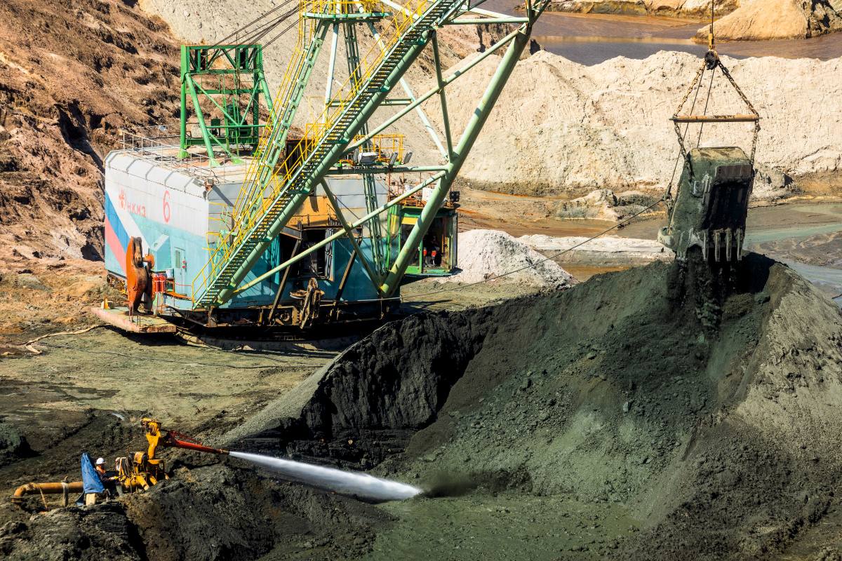 Янтарный комбинат Ростеха вновь побил рекорд добычи