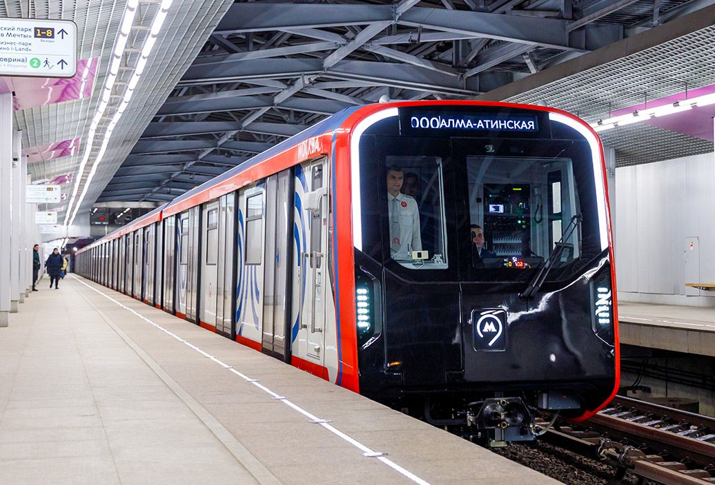Rostec has Started Manufacturing High-Performance Glass for the Moskva-2024 Metro Trains