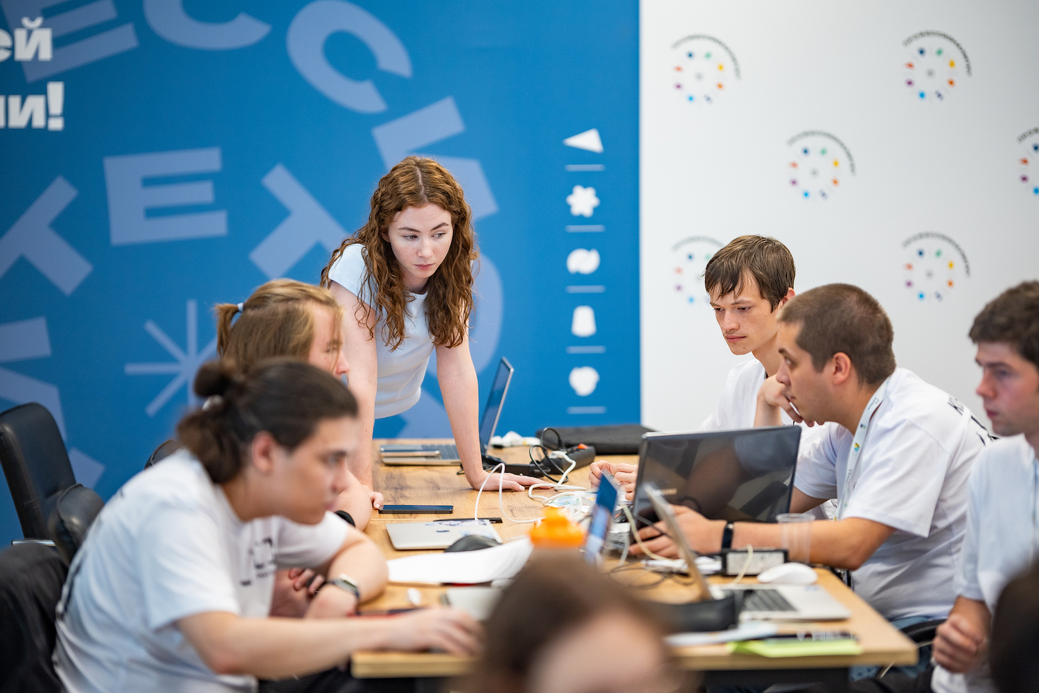 Сотрудники Ростеха из 45 регионов соревнуются в чемпионате профмастерства «Время первых»