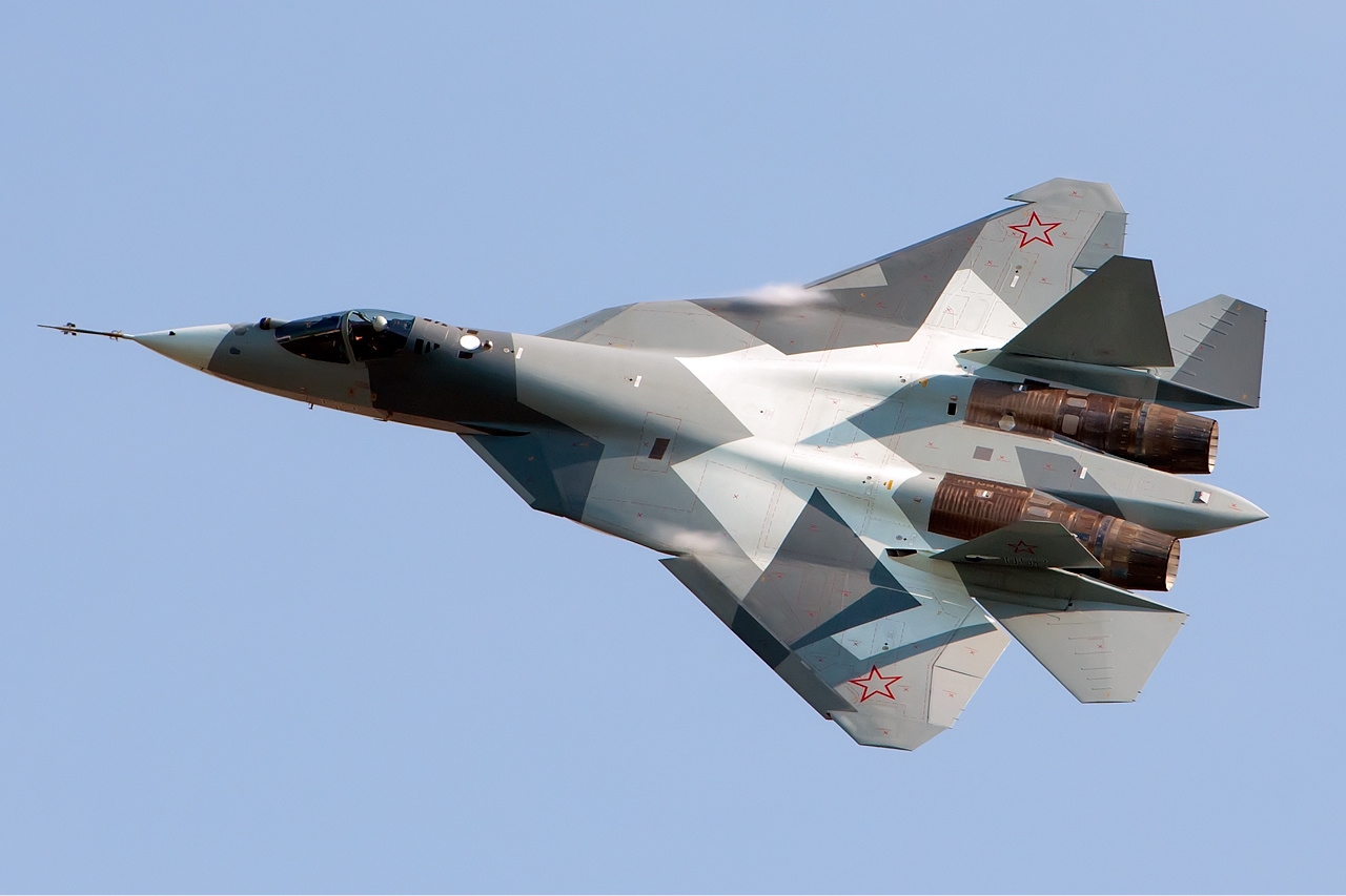 Истребитель Су-57 совершил первый полет с новым двигателем