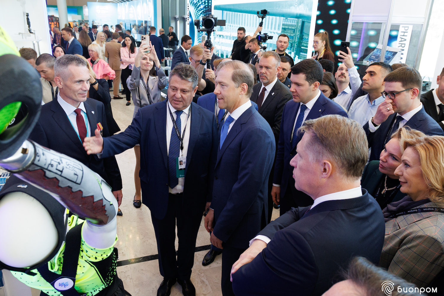 ЦИТО представил протезы для занятий спортом на форуме «Биопром — 2025»