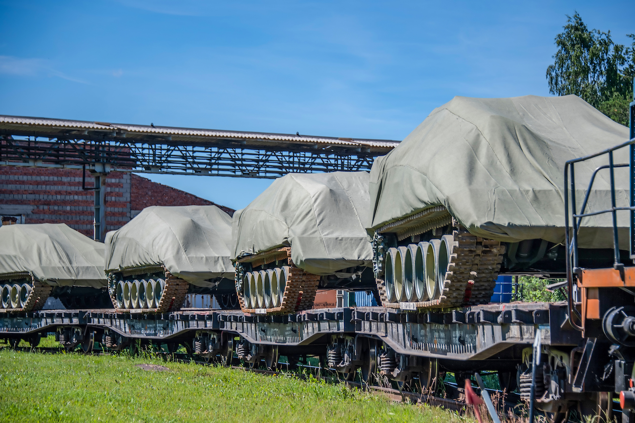 Уралвагонзавод отгрузил заказчику партию БРЭМ-1М