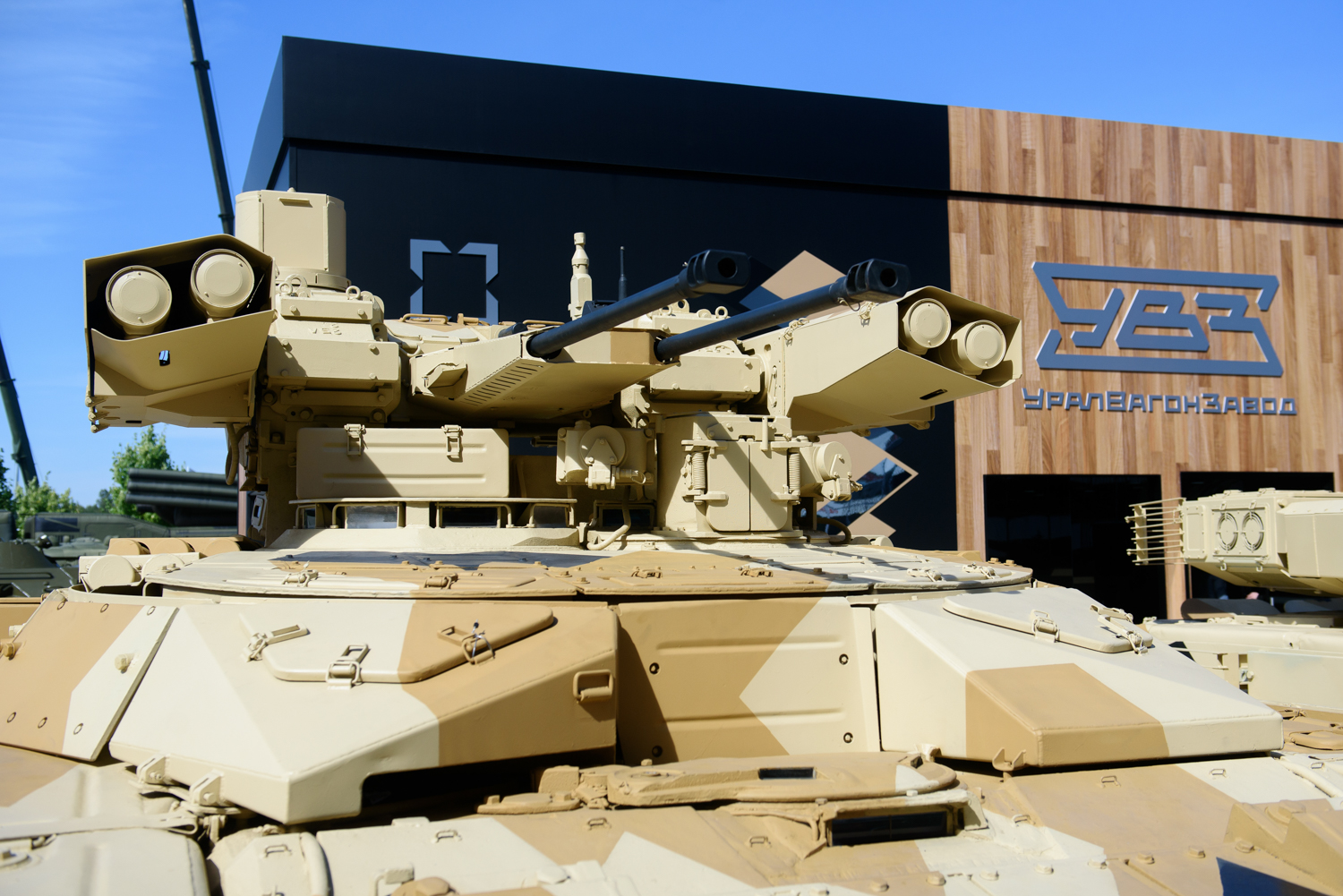 Rosoboronexport and VTB Bank Sign Cooperation Agreement at Army 2022 Forum