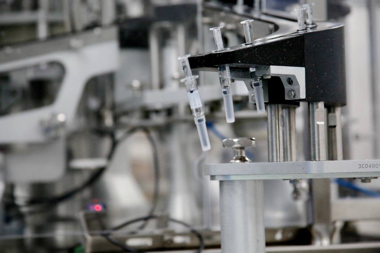 Ростех проведет клинические исследования отечественной комбинированной вакцины от гриппа и COVID-19