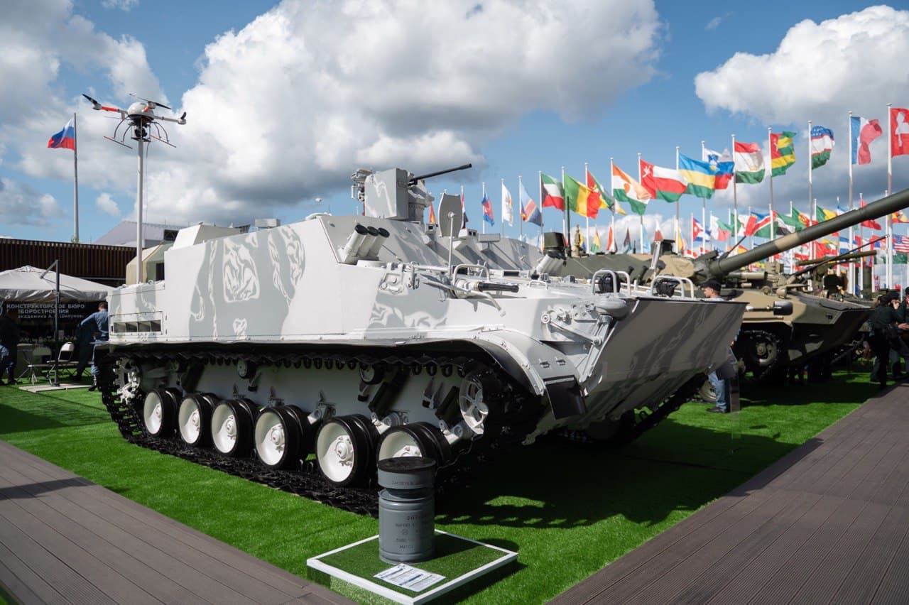 Rostec Shows an ‘Arctic’ Armored Personnel Carrier at the Forum “Army”