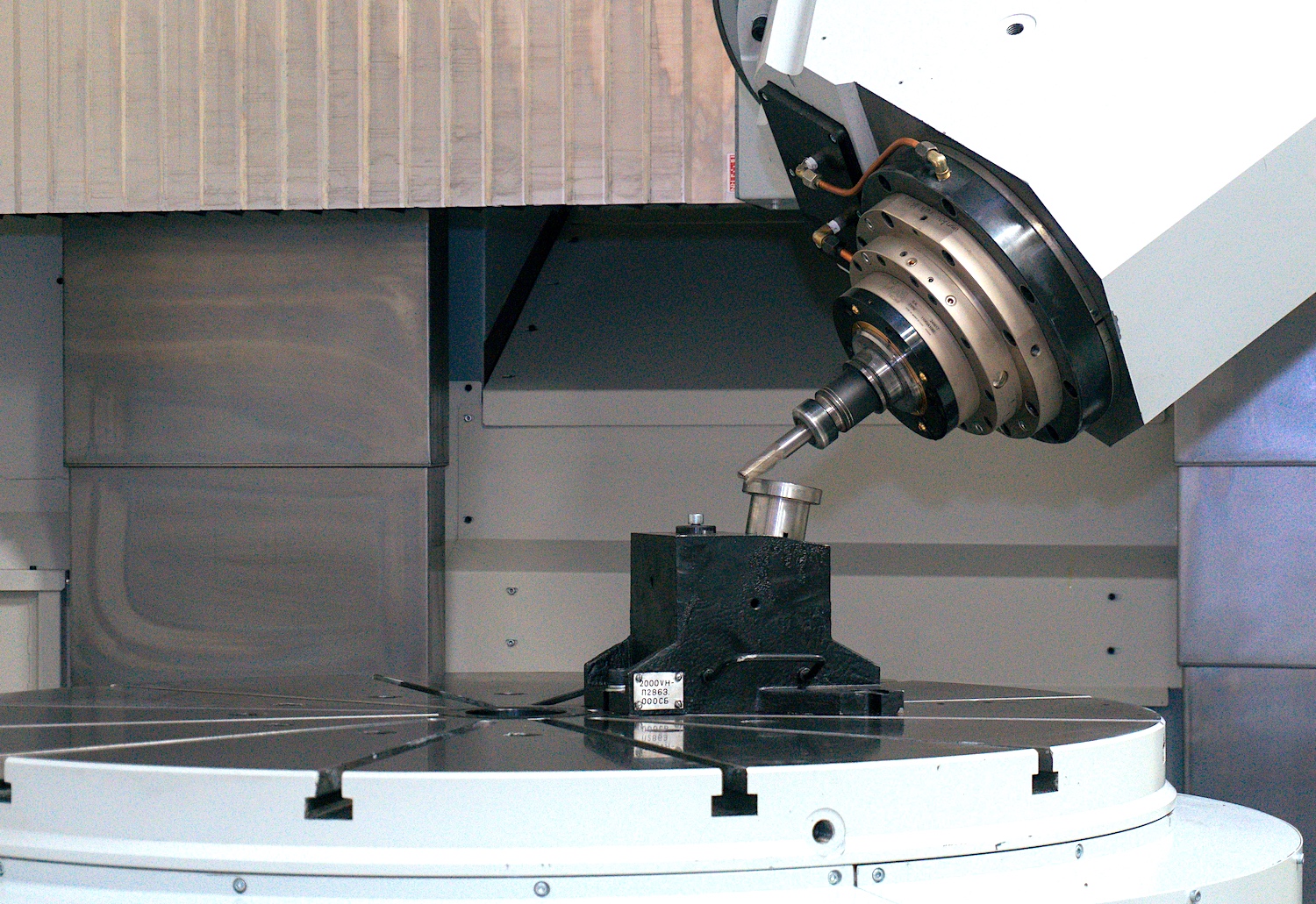 Rostec Import-Substituted a Milling Machining Center for Aircraft Engineering and Military-Industrial Complex