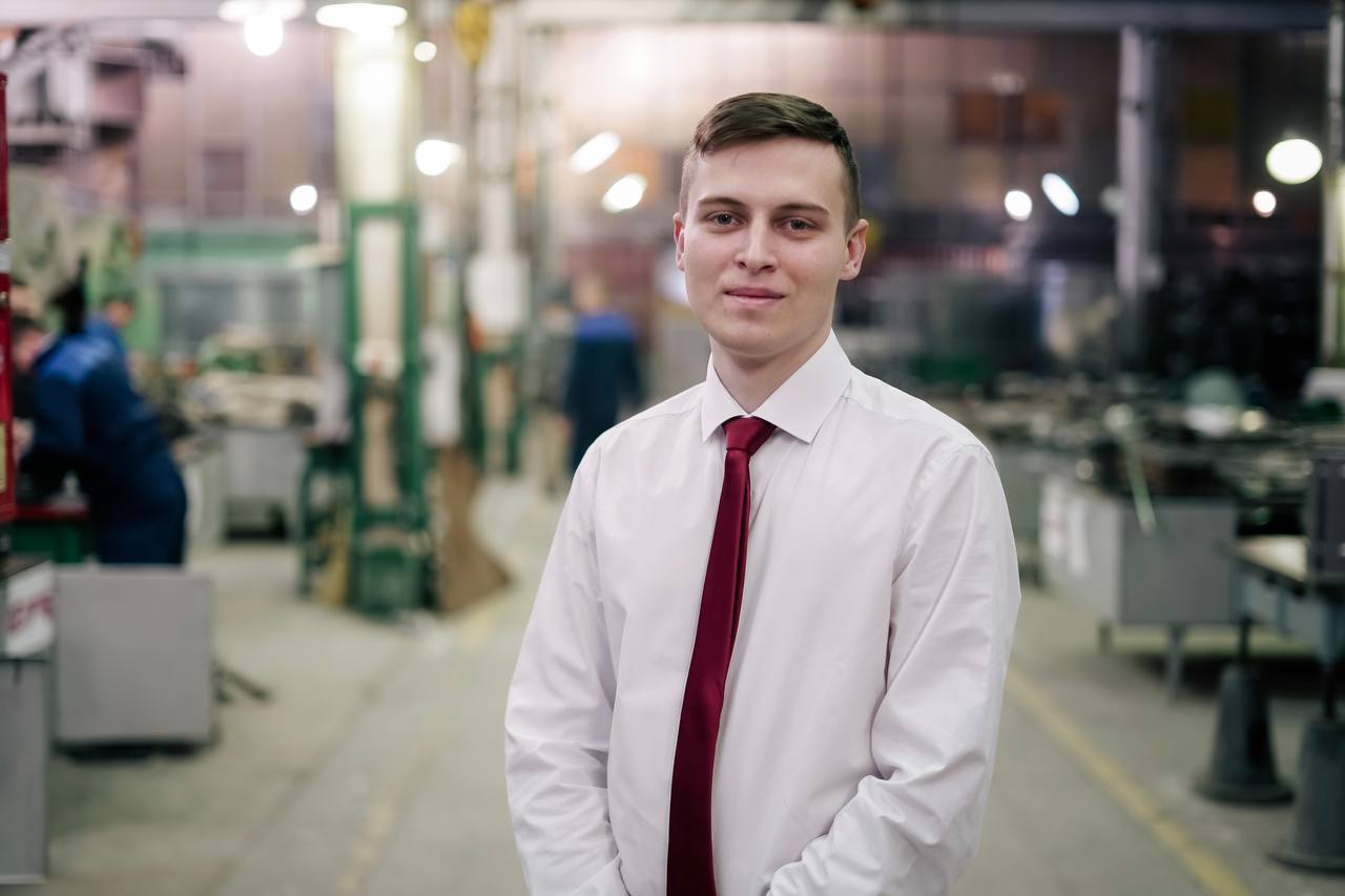 Профессии Ростеха: инженер заготовительно-штамповочного производства