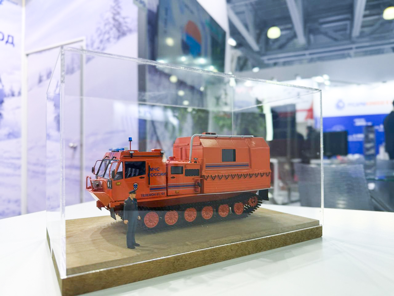 Курганмашзавод представил на выставке «Нефтегаз» вездеход ТМ-140 в трех модификациях