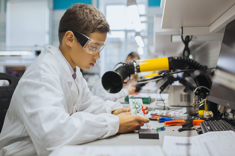 Радиозавод «Полет» запустил образовательный проект для школьников по разработке БПЛА