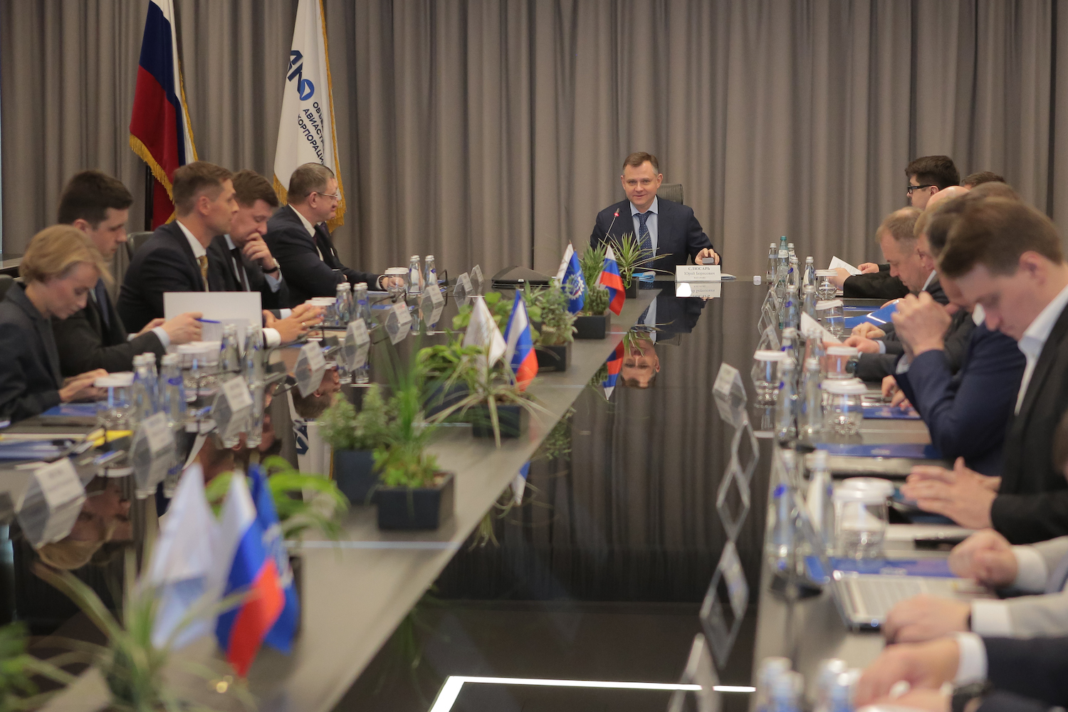 В ОАК обсудили развитие кадрового потенциала в авиастроении 