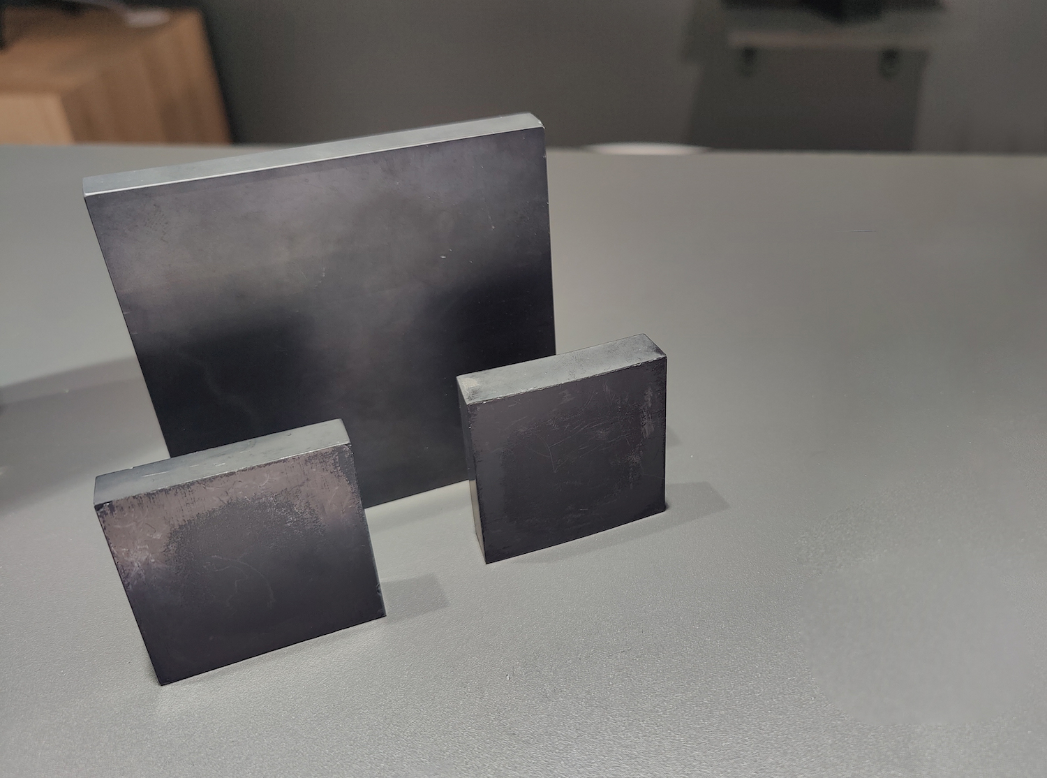 Ростех осваивает производство керамических бронеплиток для повышения надежности бронежилетов 