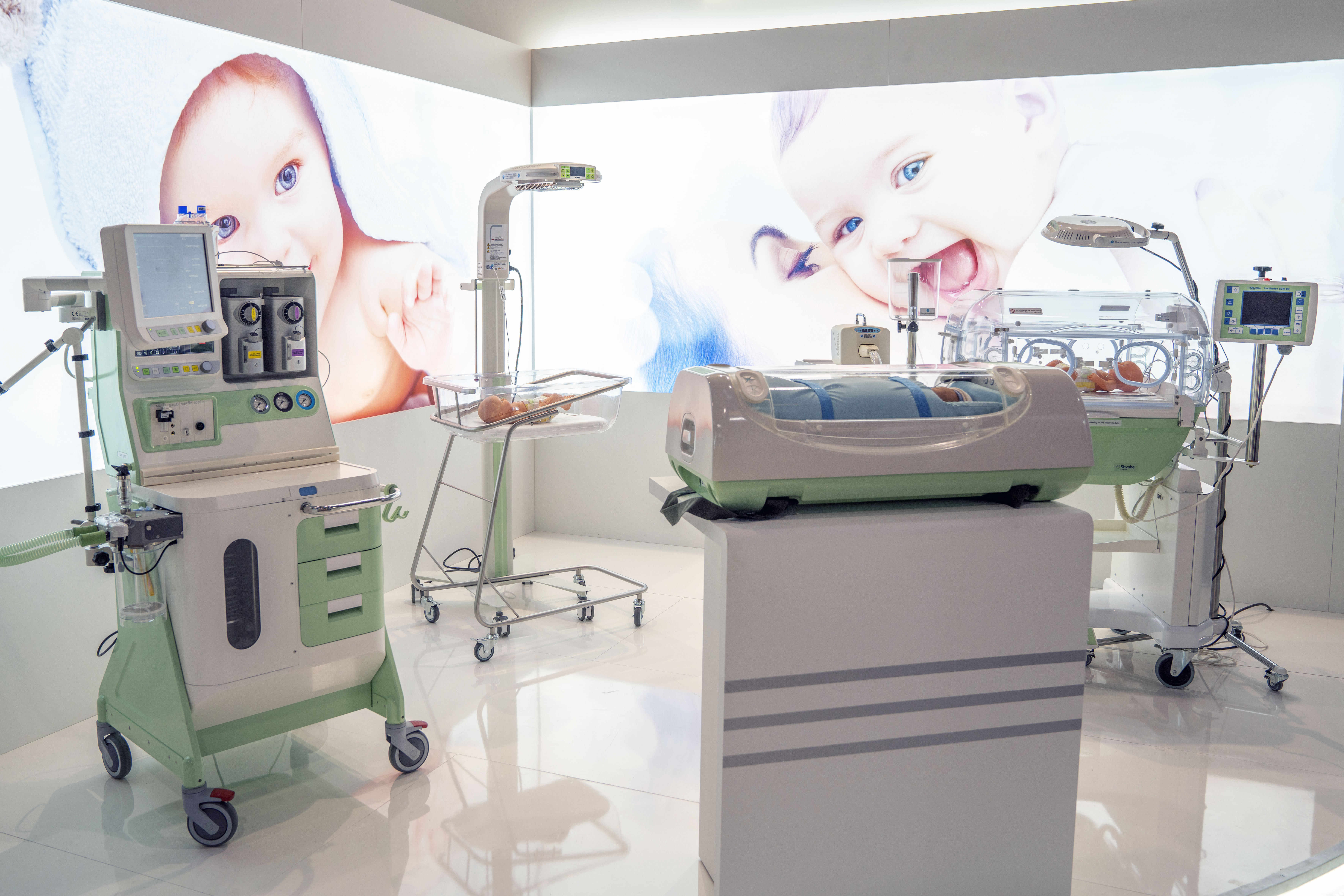 Shvabe Demonstrates Russian Medical Equipment in Dubai