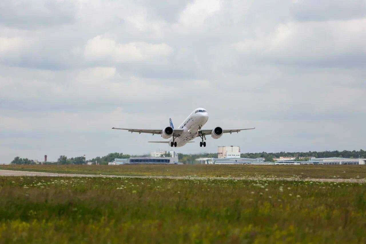 ОАК продолжает летные испытания МС-21 с отечественным оборудованием