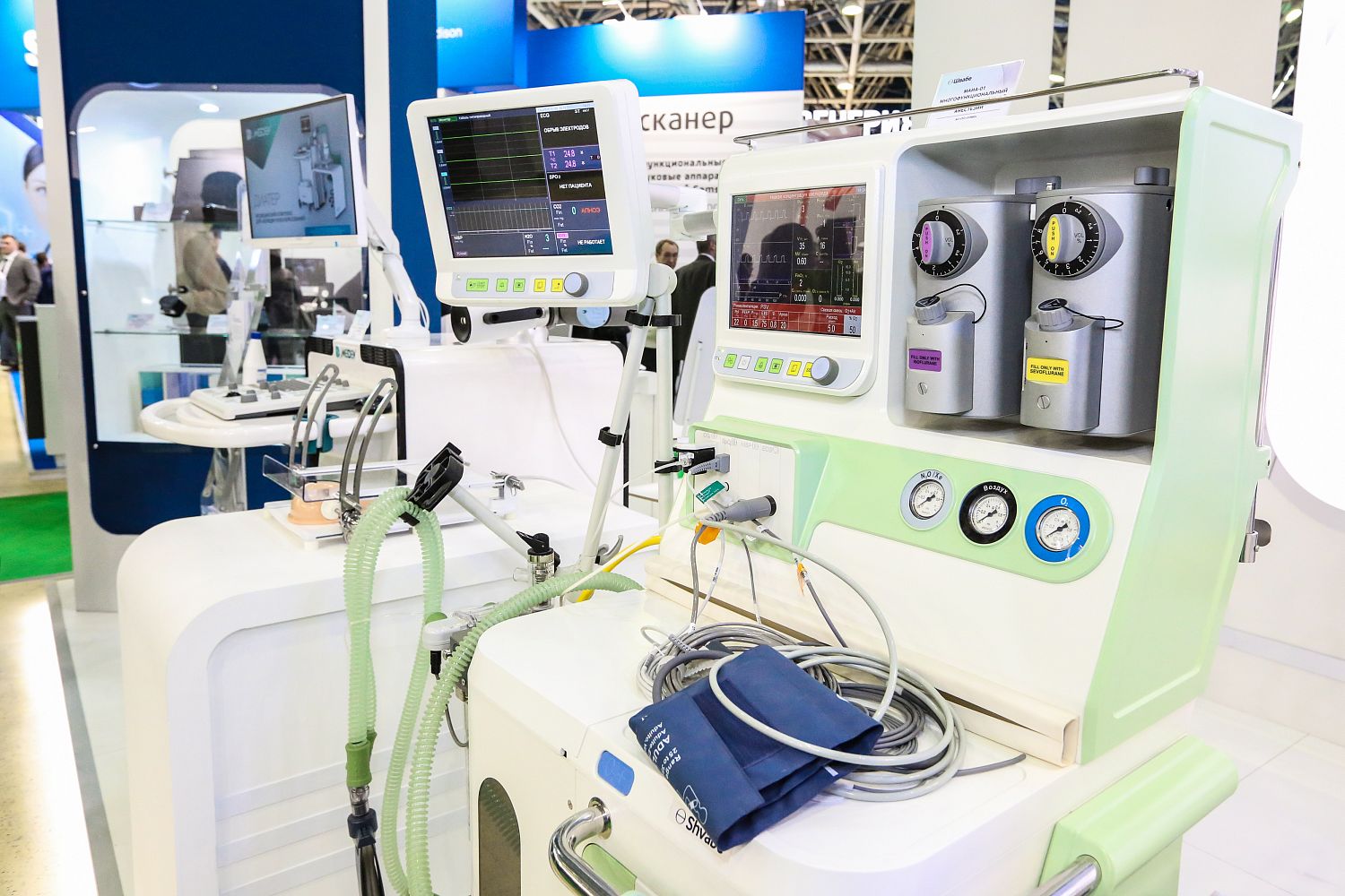 Предприятия Ростеха поставили медицинское и лабораторное оборудование в 35 российских регионов и страны СНГ