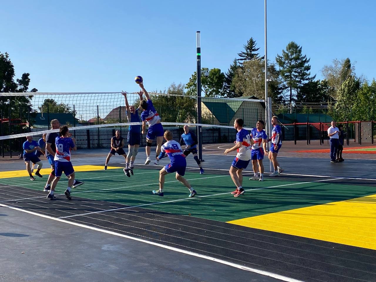 Ростех оборудовал первую «умную» спортплощадку в ЕАО