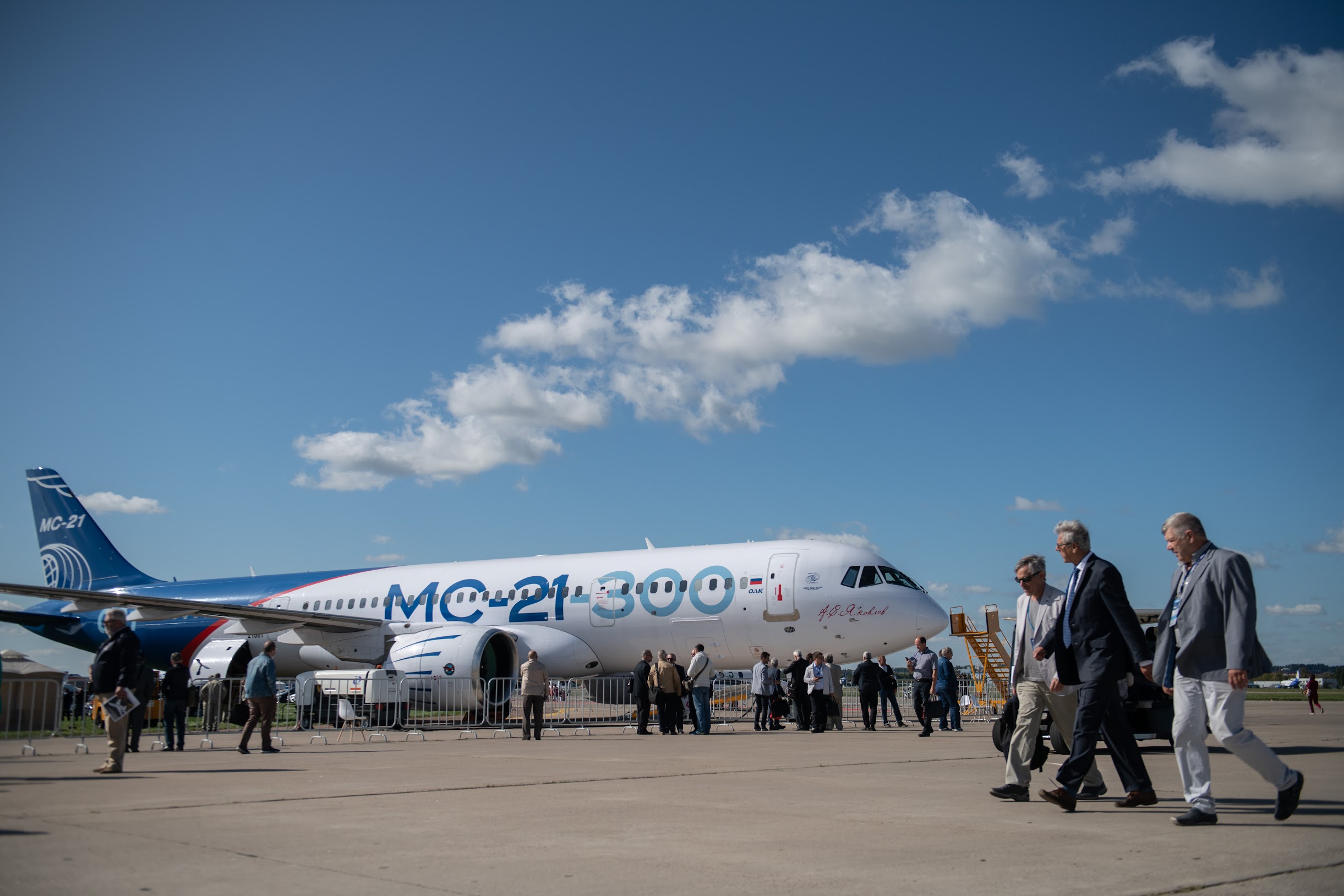 Rostec has Signed Contracts for Production of 71 Passenger Airliners and 107 Helicopters