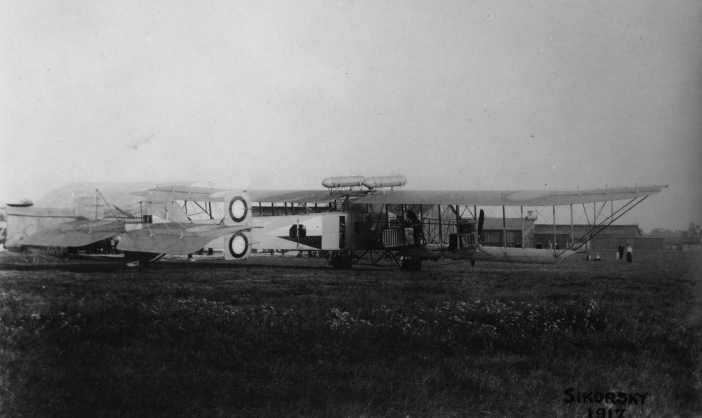 2560px_Sikorsky_Ilia_Muromets_rear_with_tail_gun_5958743803_grayscale.jpg 2560px_Sikorsky_Ilia_Muromets_rear_with_tail_gun_5958743803_grayscale.jpg