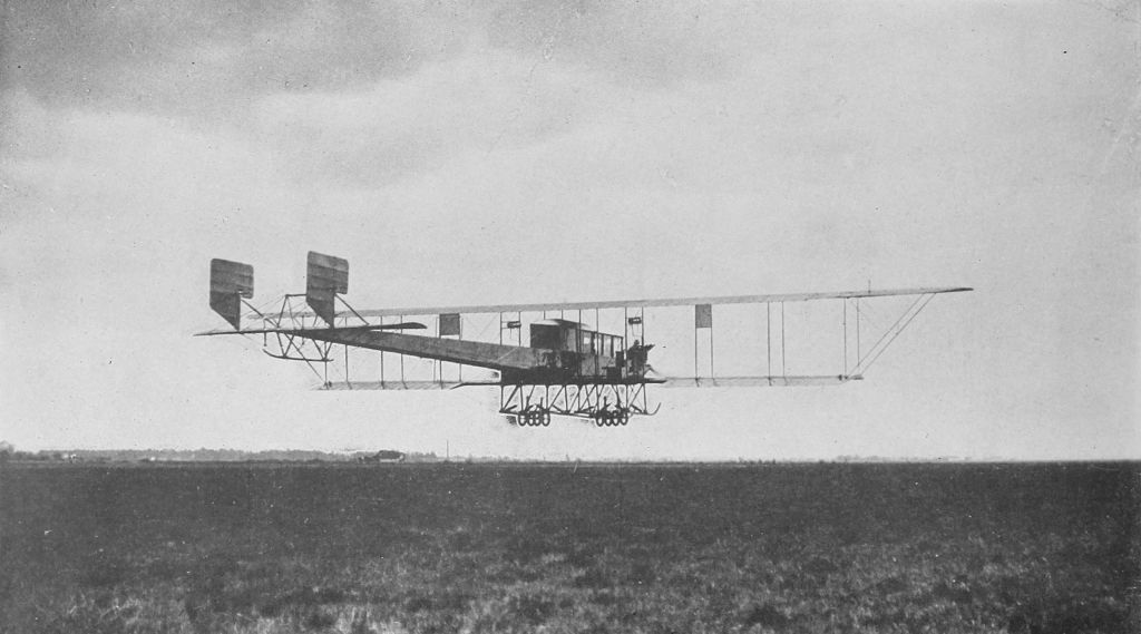 2560px_Sikorsky_Le_Grand_flying_rear_view_Woodhouse_1917_cropped.jpg