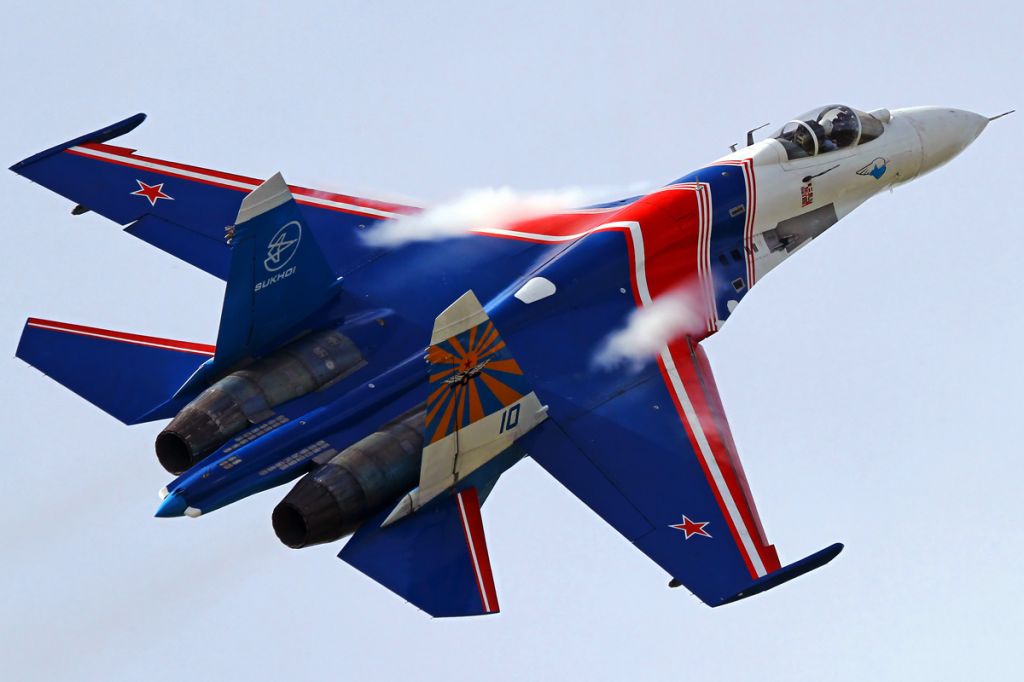 Sukhoi_Su-27P_of_Russian_Knights_in_2010.jpg
