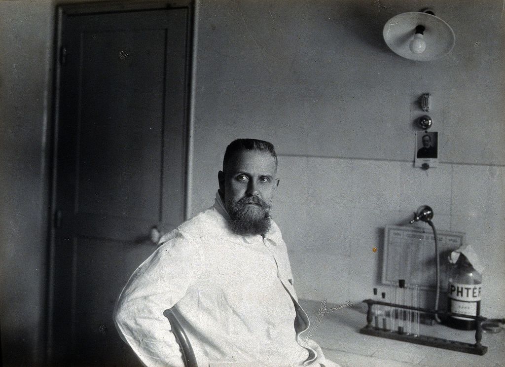 Gaston_Ramon._Photograph._Wellcome_V0027053.jpg Gaston_Ramon._Photograph._Wellcome_V0027053.jpg