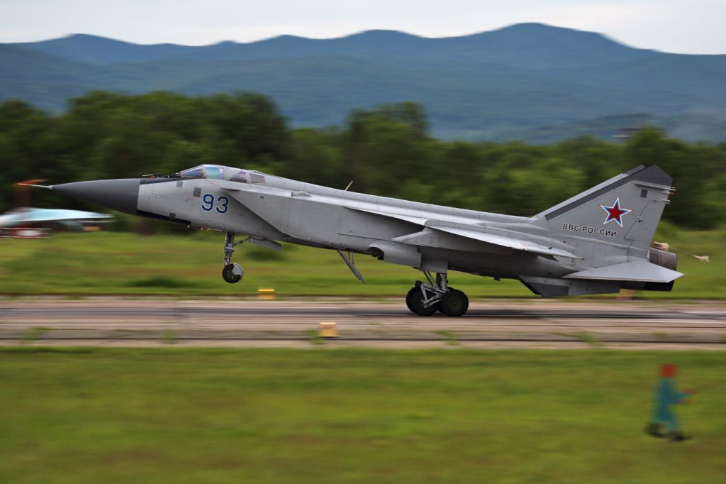 Russian_Air_Force_Mikoyan-Gurevich_MiG-31_(19429296181).jpg