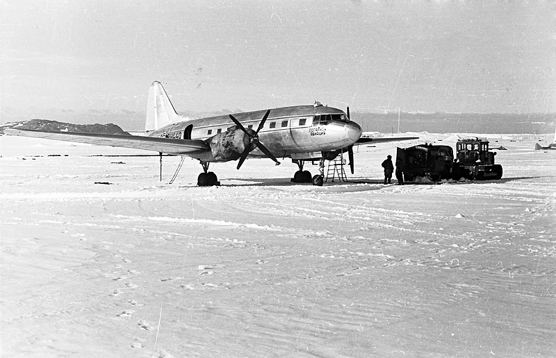 10.Il-12-N-440-Polyarnoj-aviatsii.-1954-g..jpg